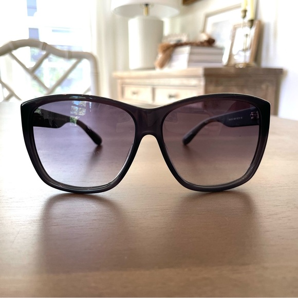 Marc By Marc Jacobs Sunglassess - Picture 2 of 3